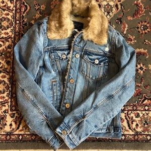 A&F Denim Jacket with Faux Fur Collar NWT
